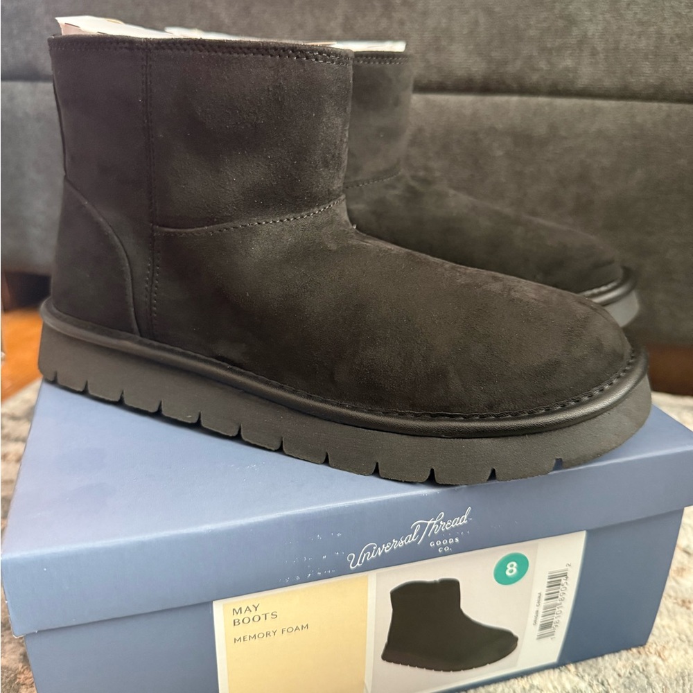 NWT Universal Thread Women’s black memory foam boots